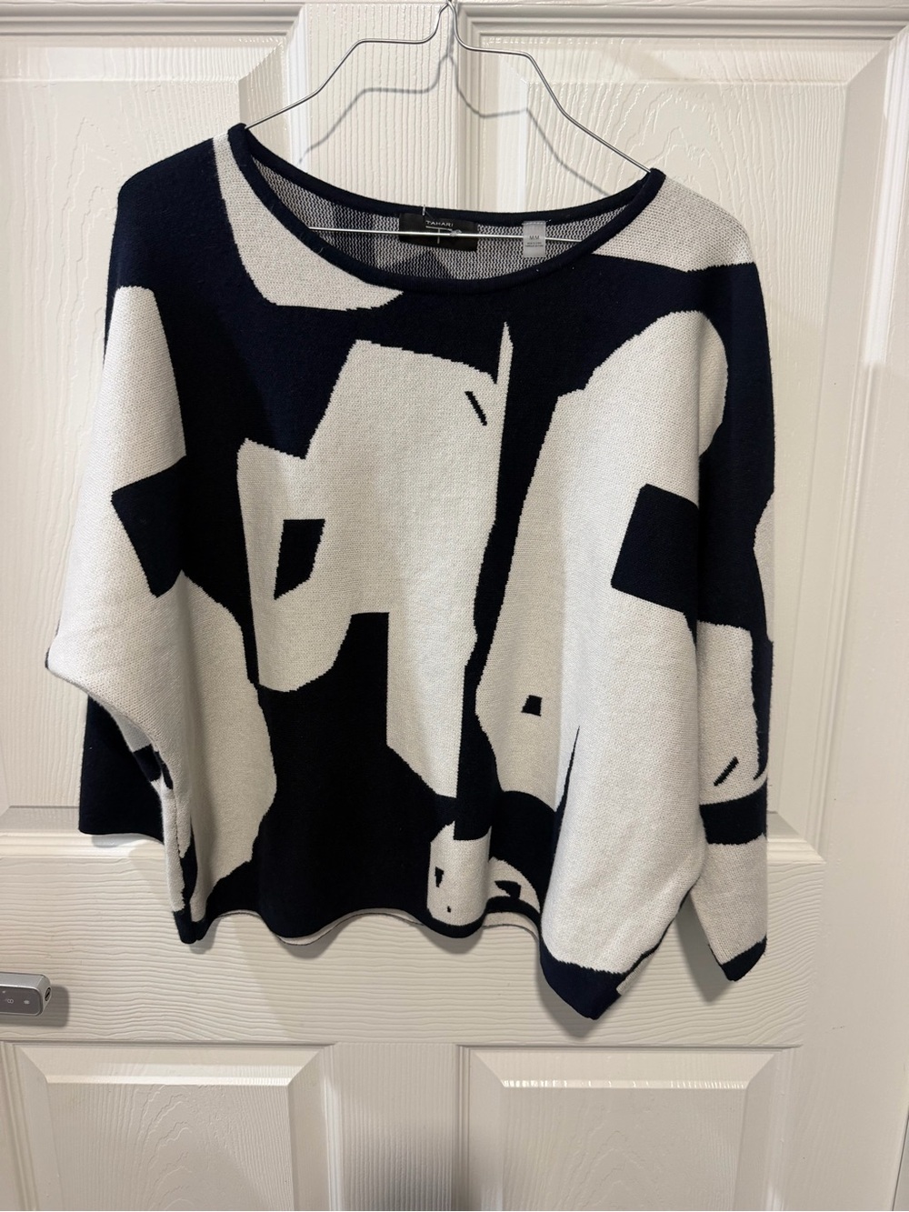 Women’s Black & White Abstract Knit Sweater